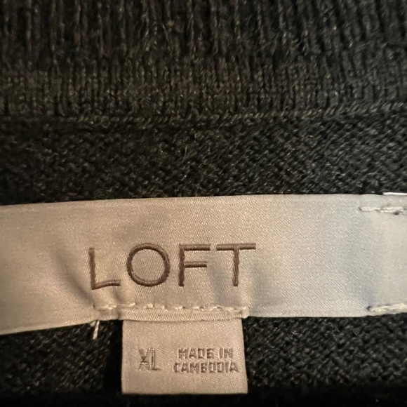 LOFT Women’s Charcoal and Light Gray Striped V-Neck Sweater - Picture 2 of 3